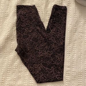 Lululemon Size 2 Aligns